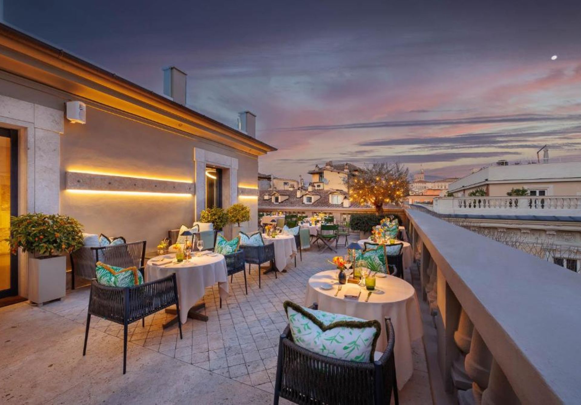 Singer Palace Hotel